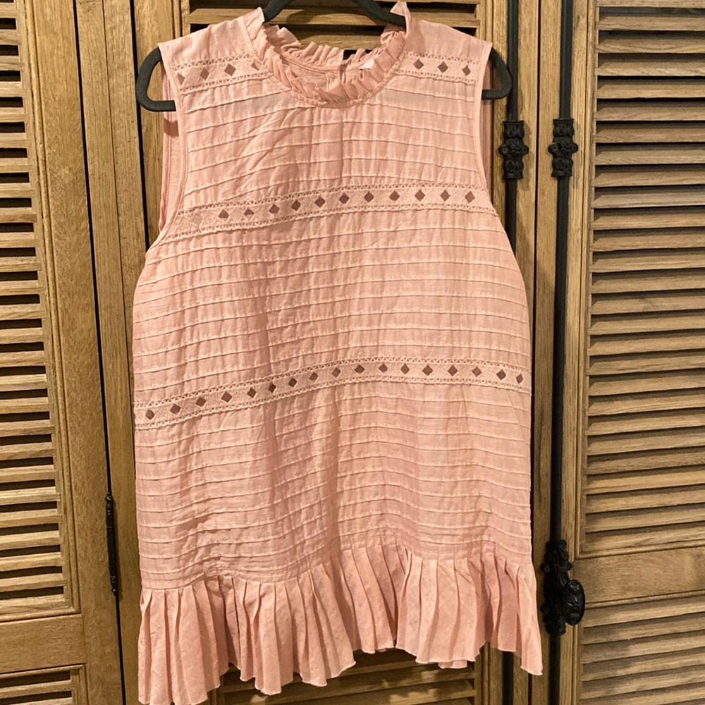 Pretty peachy sleeveless blouse